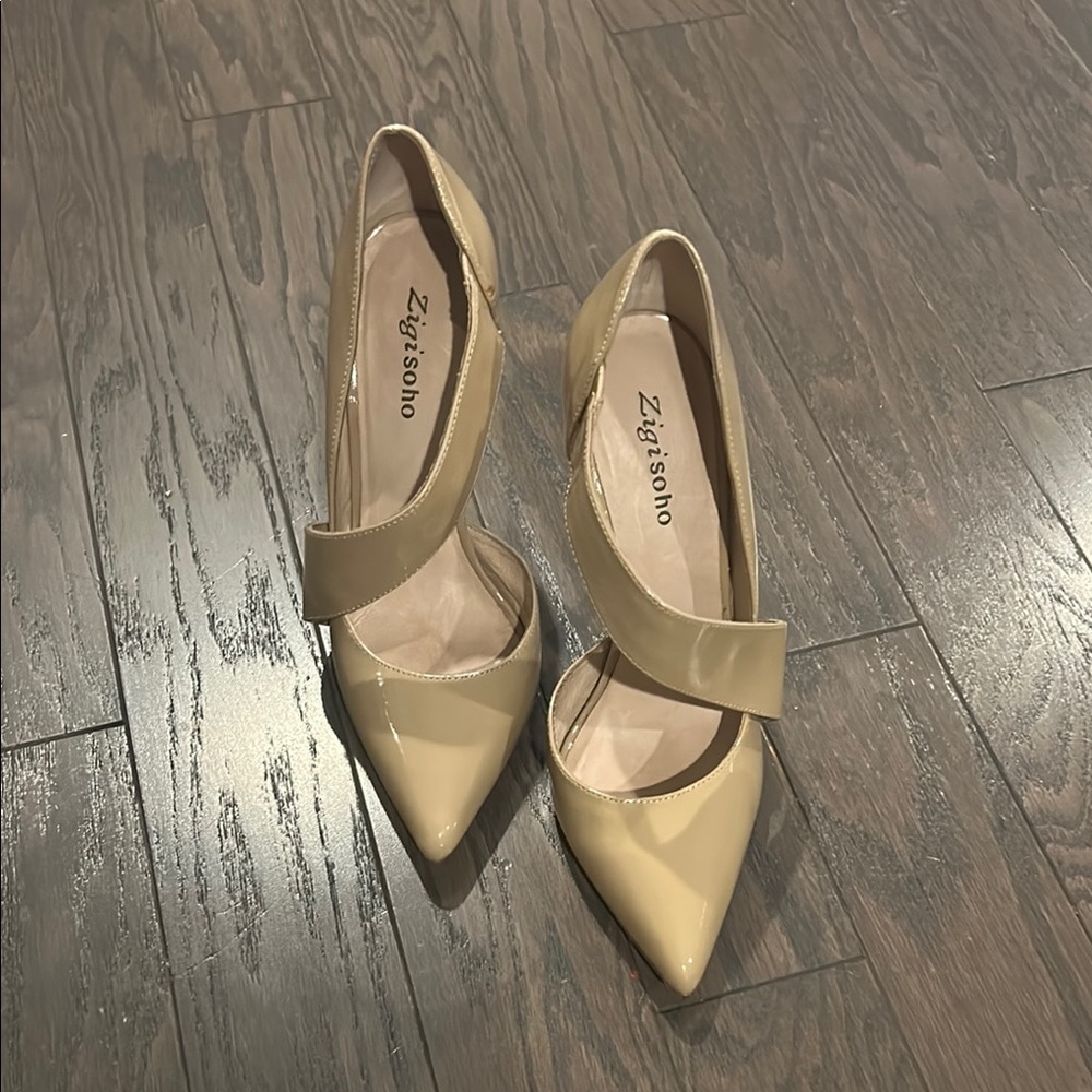 Zigi Soho Women's Beige Heels
